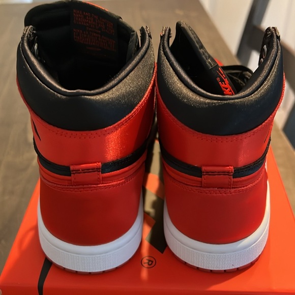 Nike Air Jordan 1 High Red Black White Womens 6.5 - Picture 3 of 5